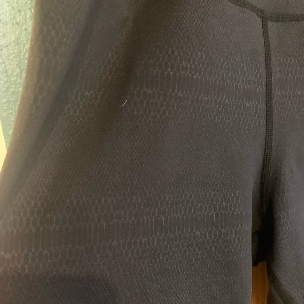 Zyia Black Light N Tight Capris